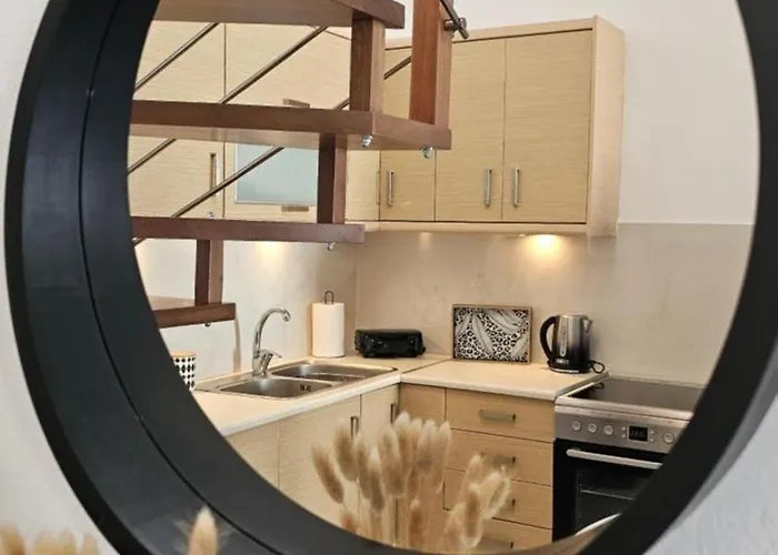 Apartment View Nest Plaka (Milos)