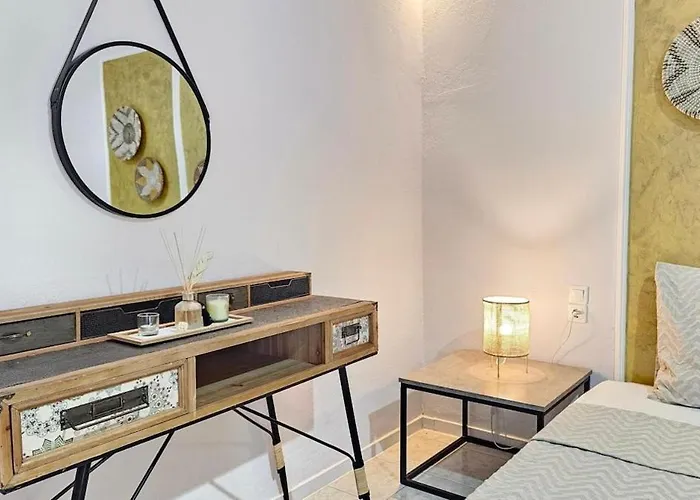 View Nest * Plaka (Milos)